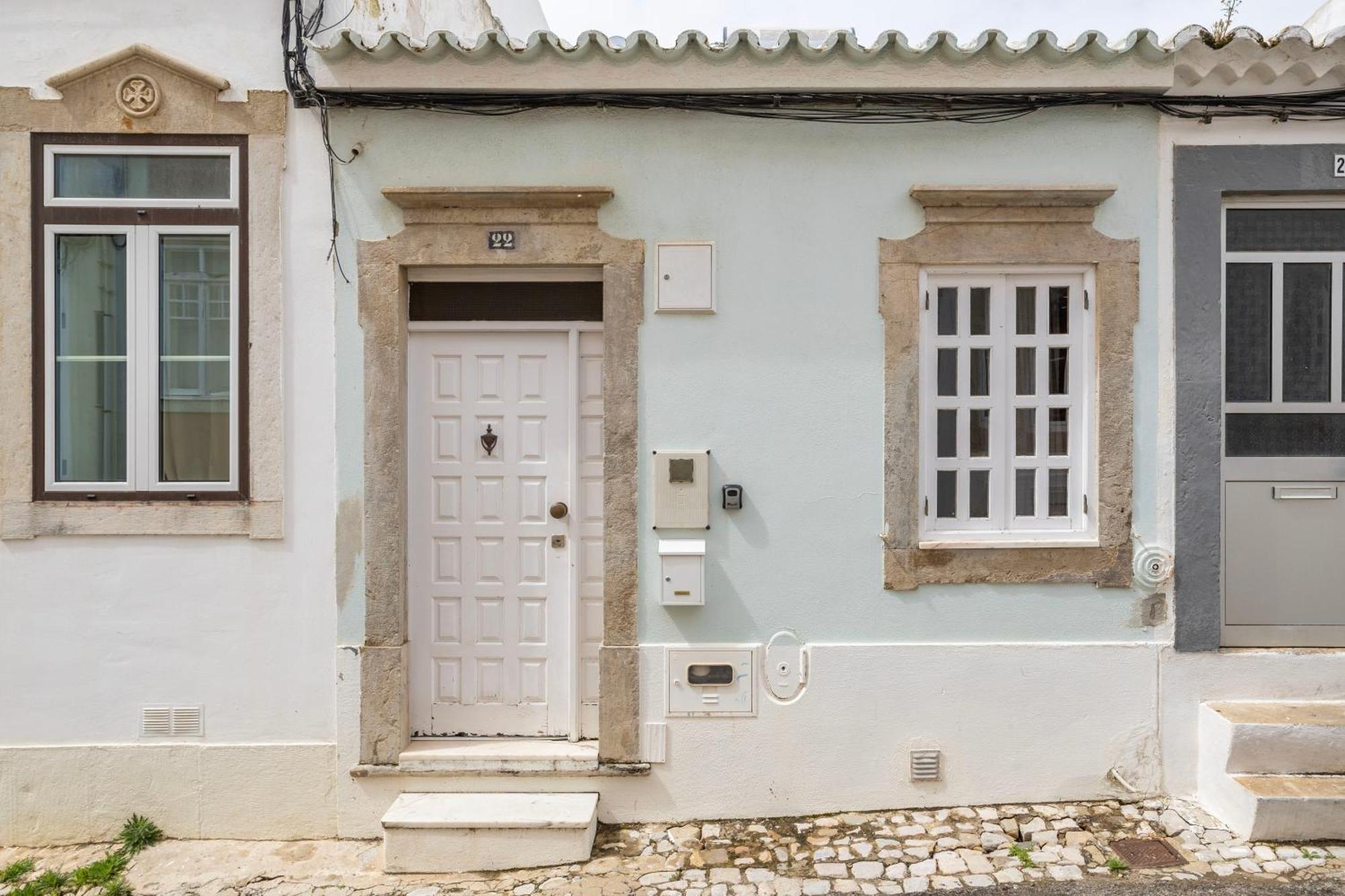The Central Townhouse Faro Exterior photo